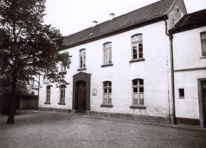 Weiße Schule im Jahre 1938 (Quelle: Der Oberbürgermeister, Stadtarchiv Krefeld)